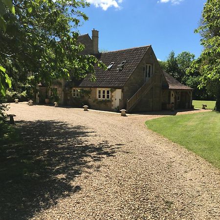 Great Ashley Farm Bed And Breakfast & Shepherds Huts Bradford-On-Avon Exterior foto