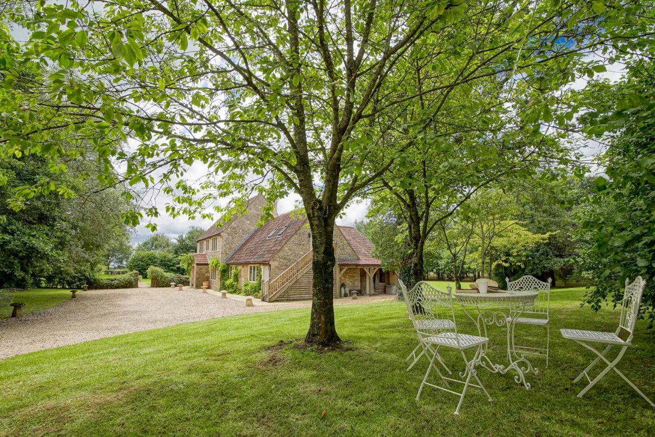 Great Ashley Farm Bed And Breakfast & Shepherds Huts Bradford-On-Avon Exterior foto