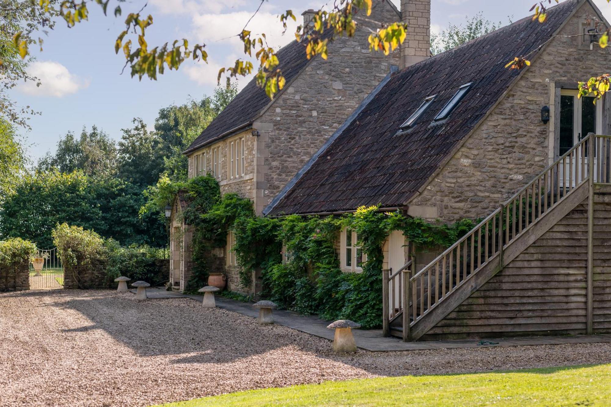 Great Ashley Farm Bed And Breakfast & Shepherds Huts Bradford-On-Avon Exterior foto