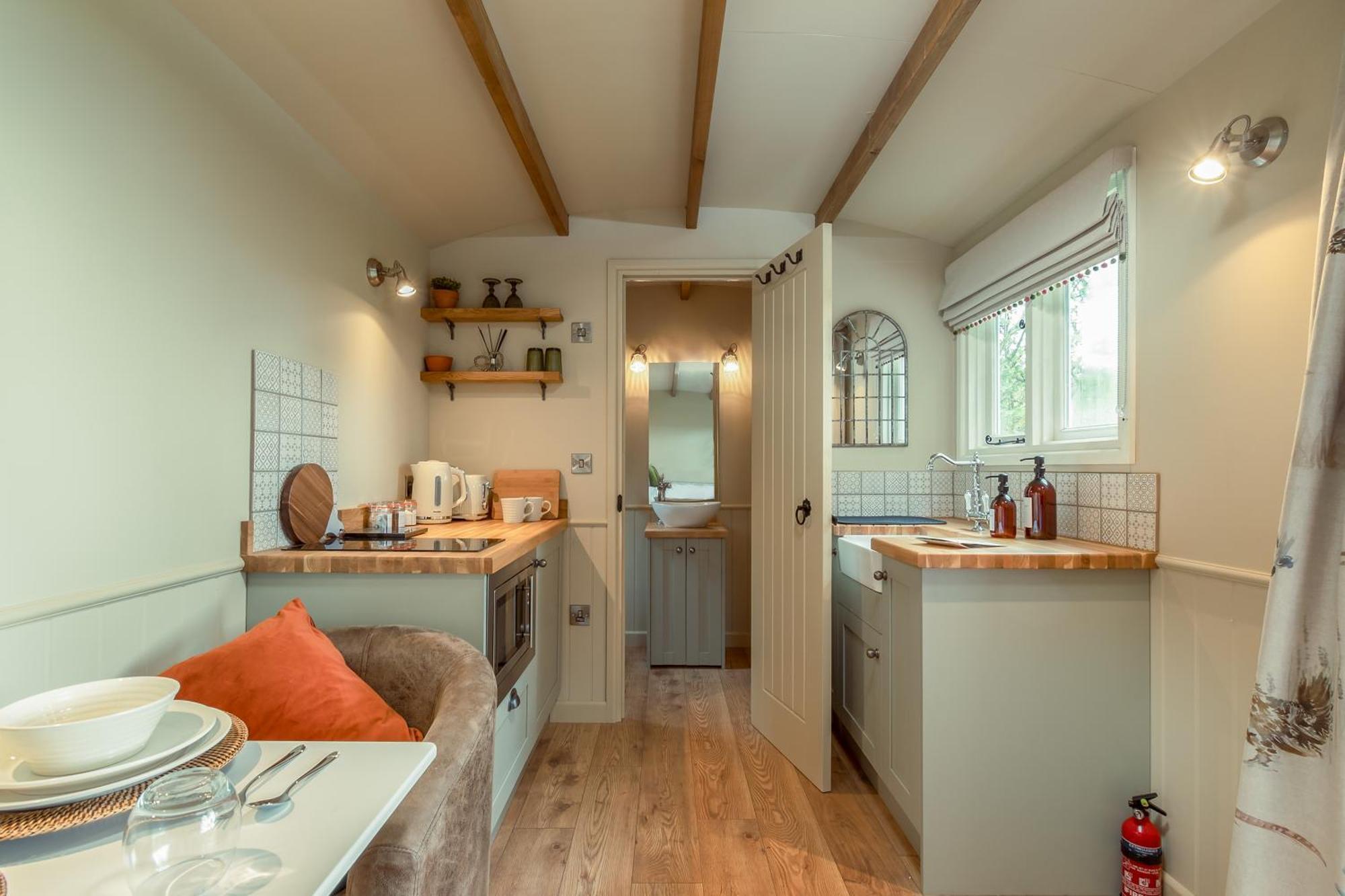 Great Ashley Farm Bed And Breakfast & Shepherds Huts Bradford-On-Avon Exterior foto