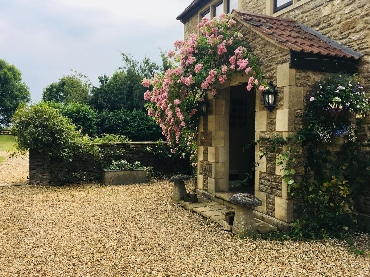 Great Ashley Farm Bed And Breakfast & Shepherds Huts Bradford-On-Avon Exterior foto